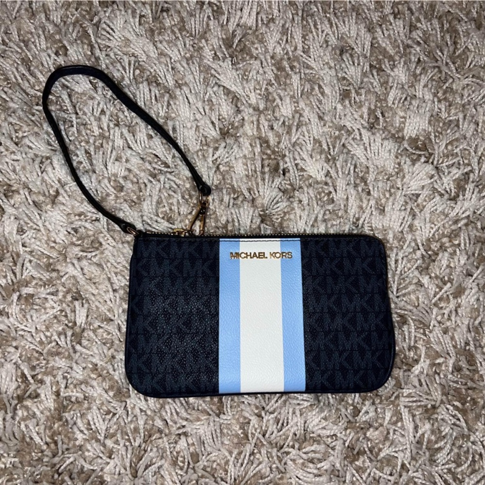 Micheal Kors Small Wrist Purse